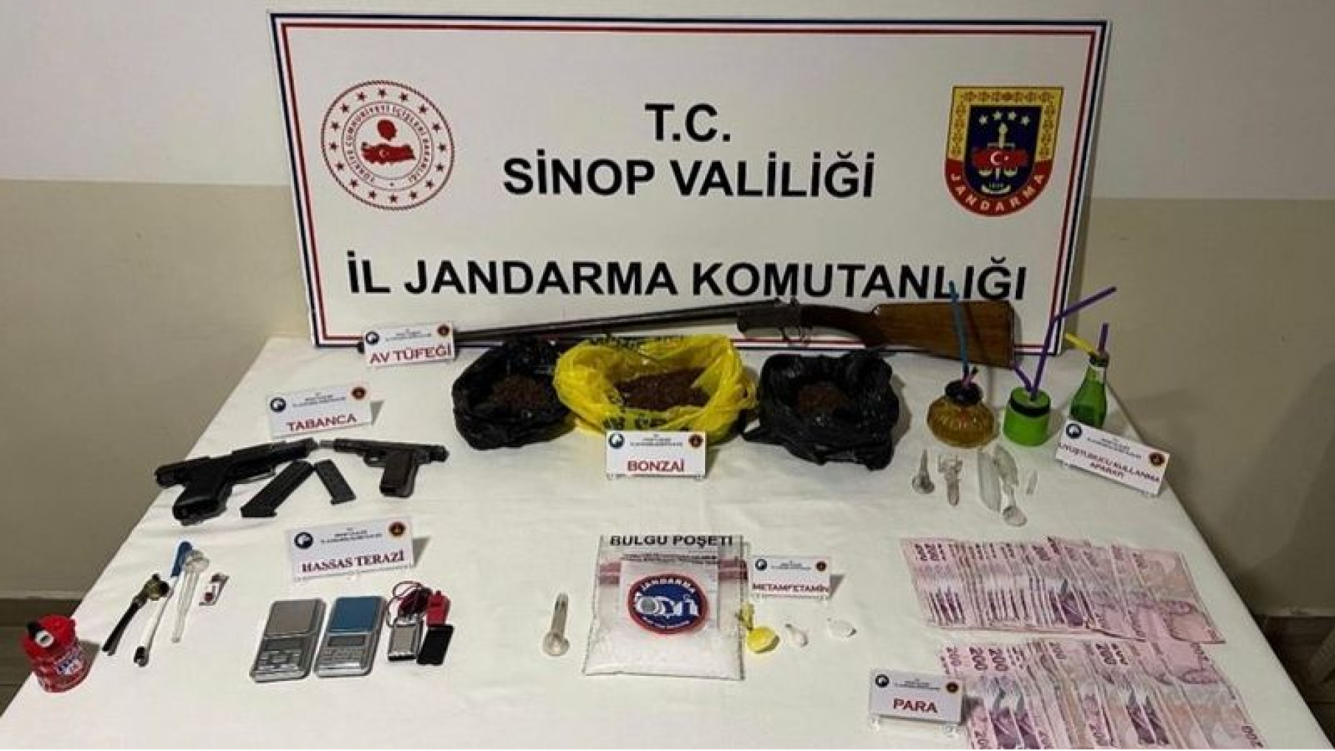 Sinop'ta uyuşturucu operasyonunda yakalanan 2 zanlı tutuklandı