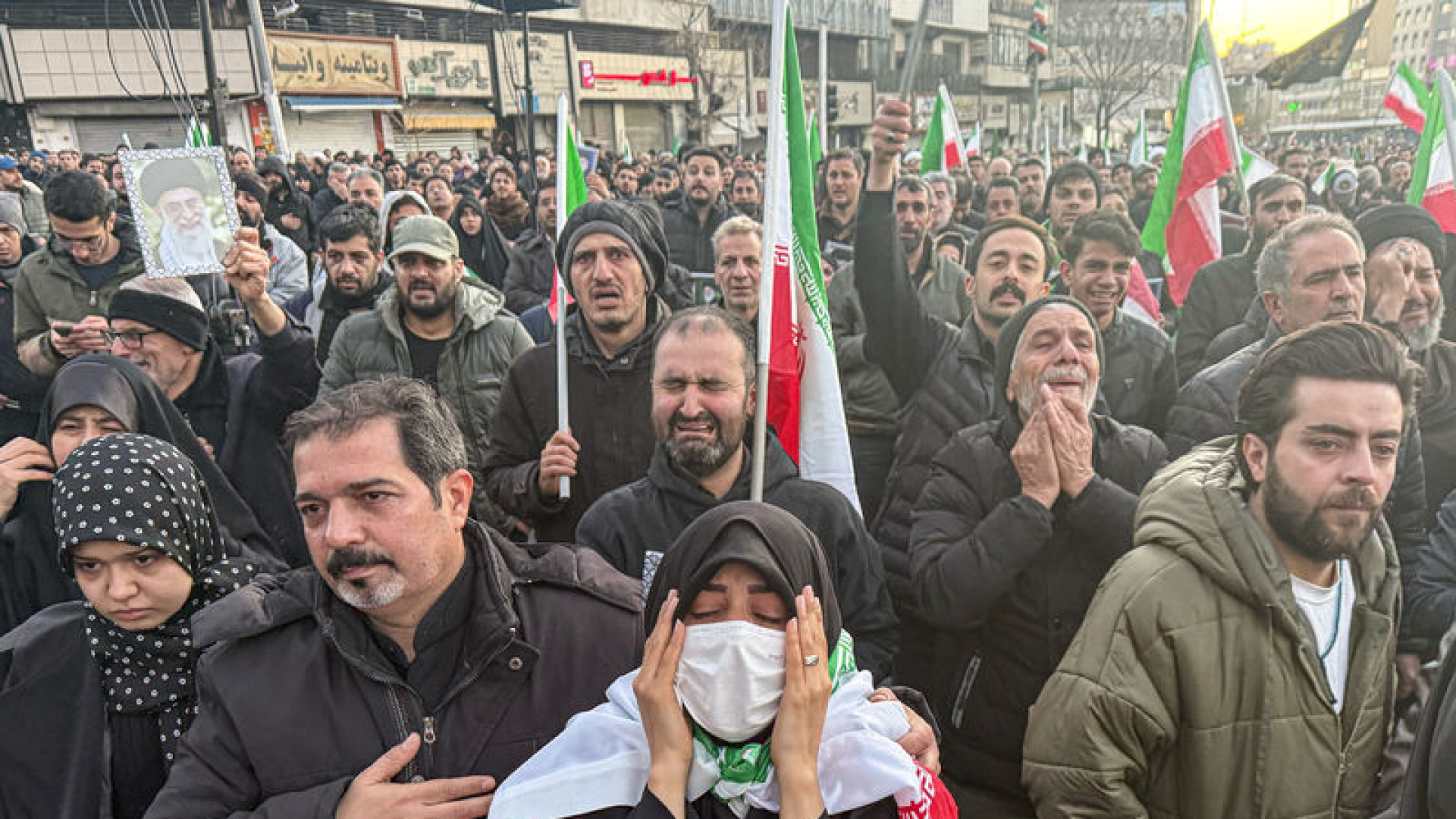 Hamaney'in ölümünün ardından İranlılar sokaklara çıktı | Dış Haberler