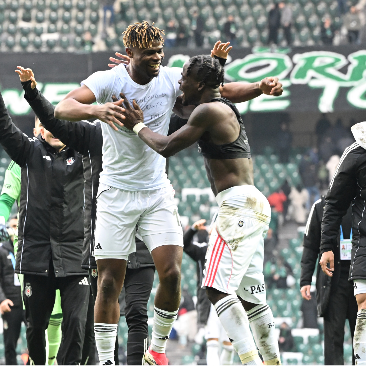 Yazarlar yorumladı: Ligin kaderini Beşiktaş belirleyecek!