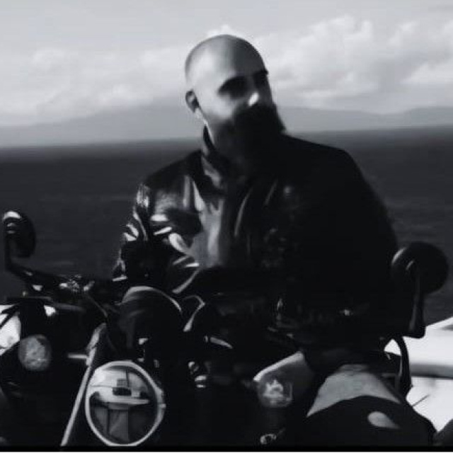 Motosiklet ile otomobil çarpıştı: 1 ölü, 2 yaralı