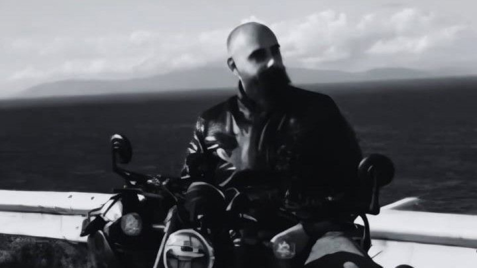 Motosiklet ile otomobil çarpıştı: 1 ölü, 2 yaralı