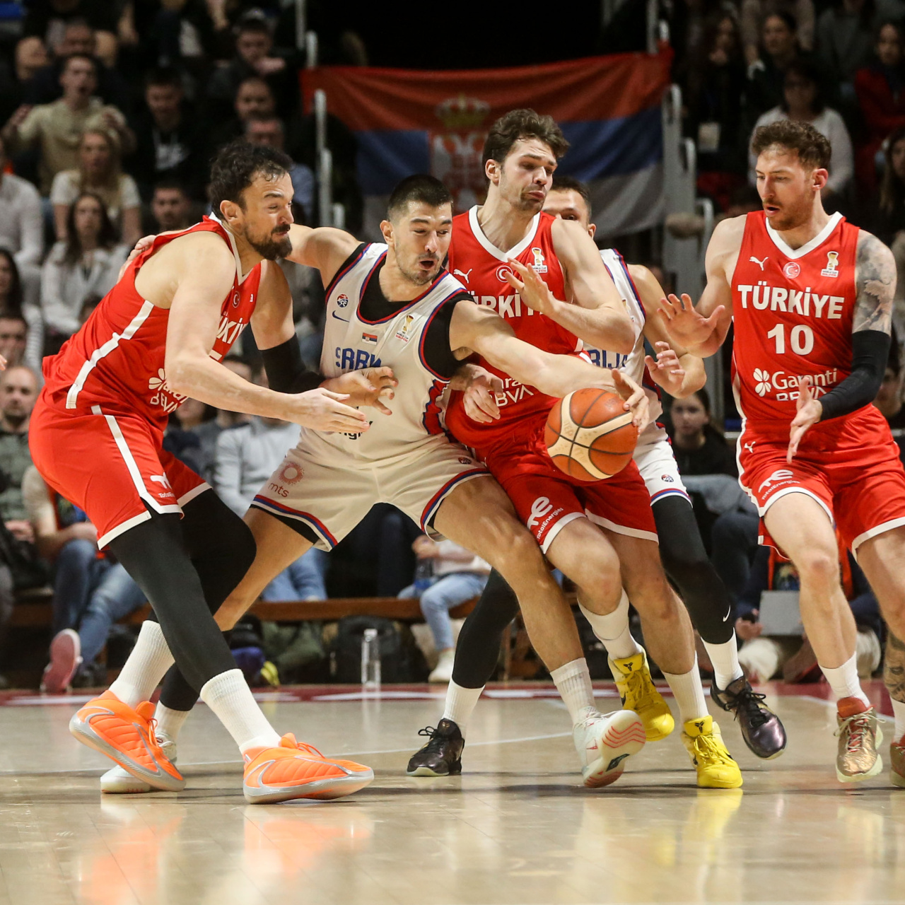 12 Dev Adam'ın konuğu Sırbistan!