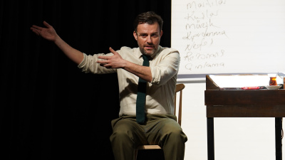 Salih Bademci 'Sesler'le sahnede