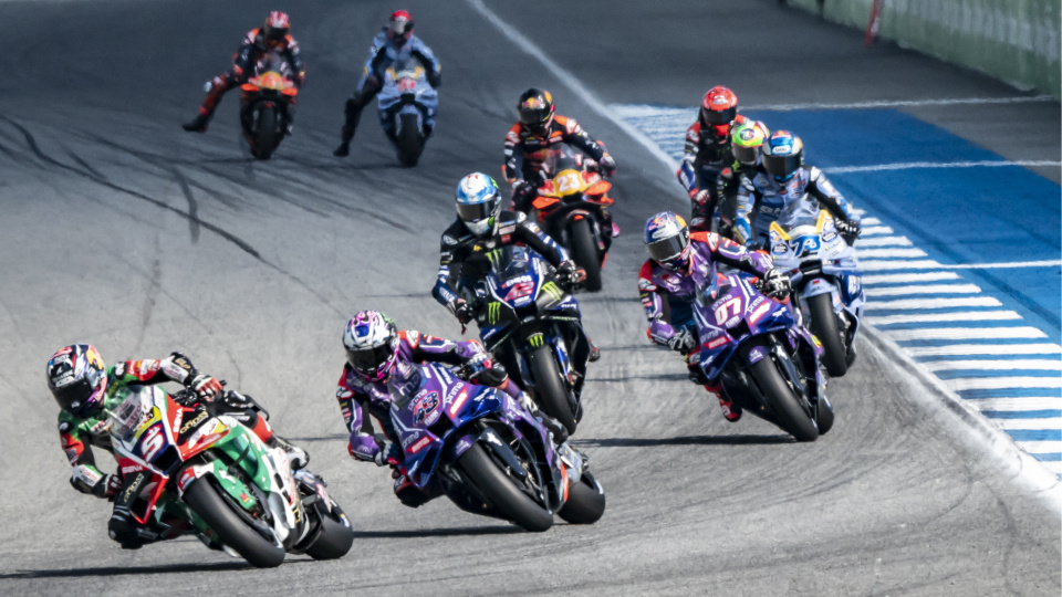 Razgatlıoğlu, MotoGP'de ilk yarışına çıktı!