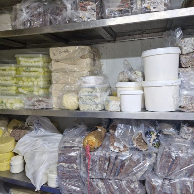 Etiketsiz satılan 9 ton gıdaya el konuldu