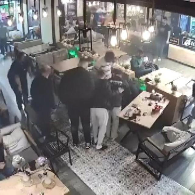 Taraftar gol sırasında bayıldı