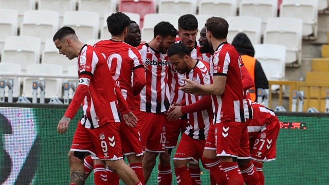 Sivasspor 3 puanı tek golle aldı!