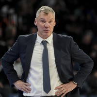 Sarunas Jasikevicius, Dubai'de mahsur kaldı!