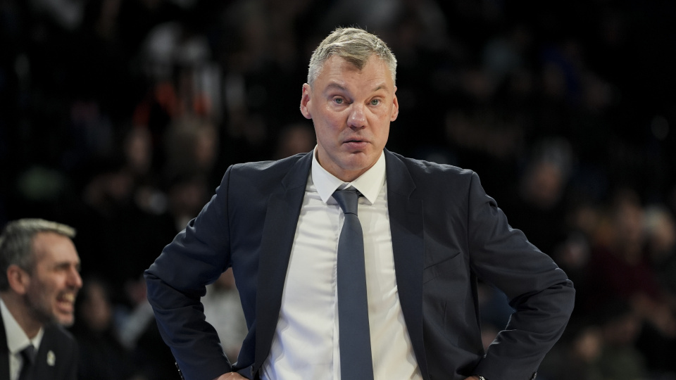 Sarunas Jasikevicius, Dubai'de mahsur kaldı!