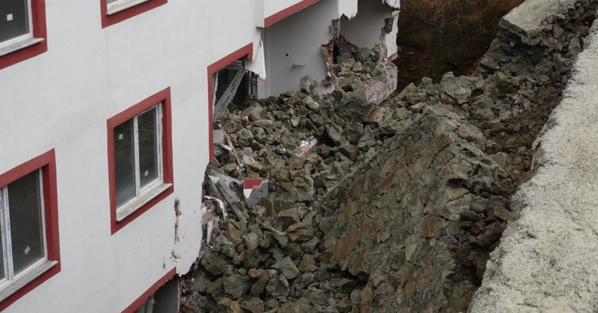 Trabzon'da İstinat Duvarı Çöktü, Hasar Oluştusu