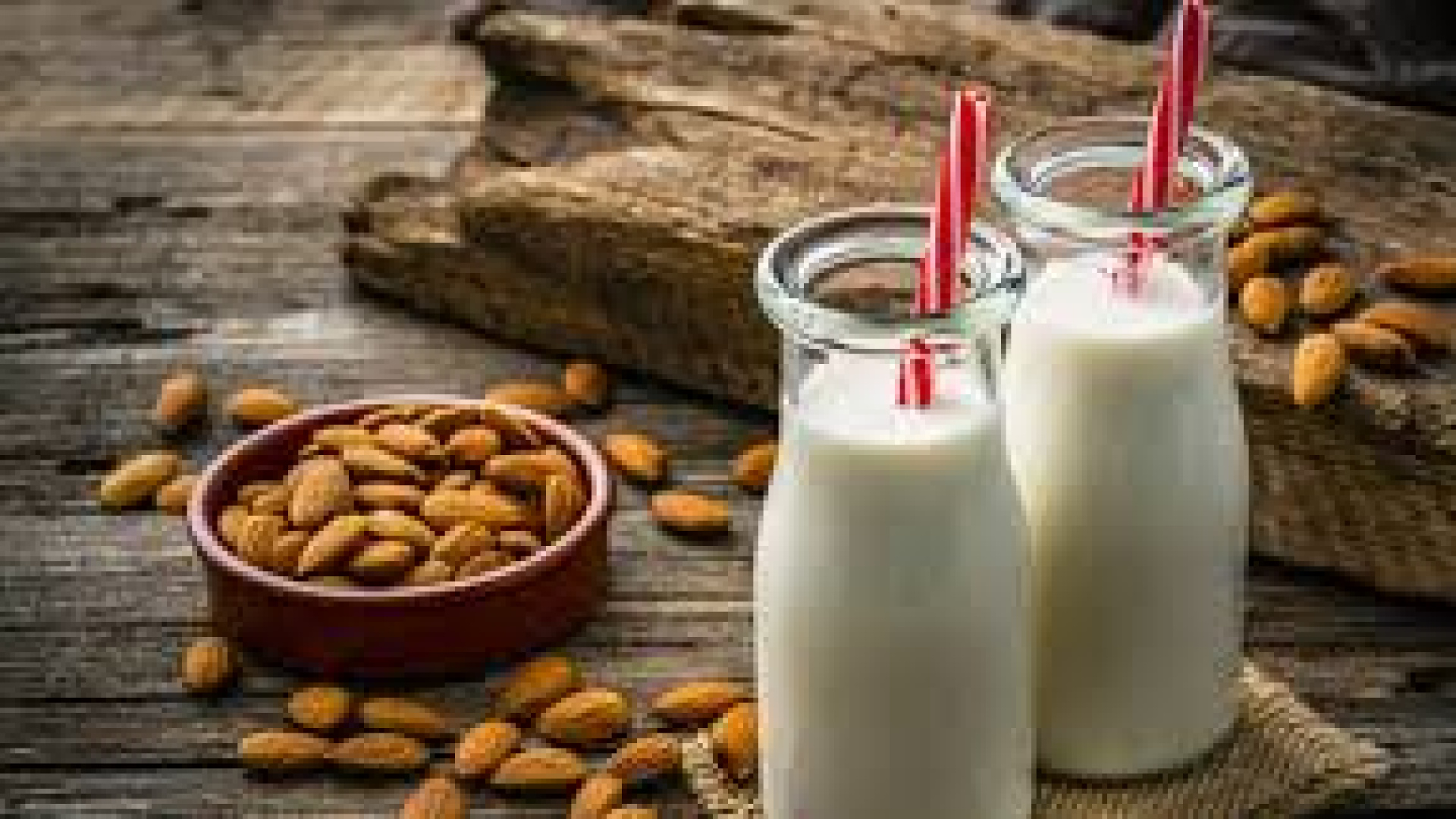 Evde Badem Sütü Nasıl Yapılır? Doğal, Kolay ve Lezzetli Ev Yapımı Badem Sütü Tarifi