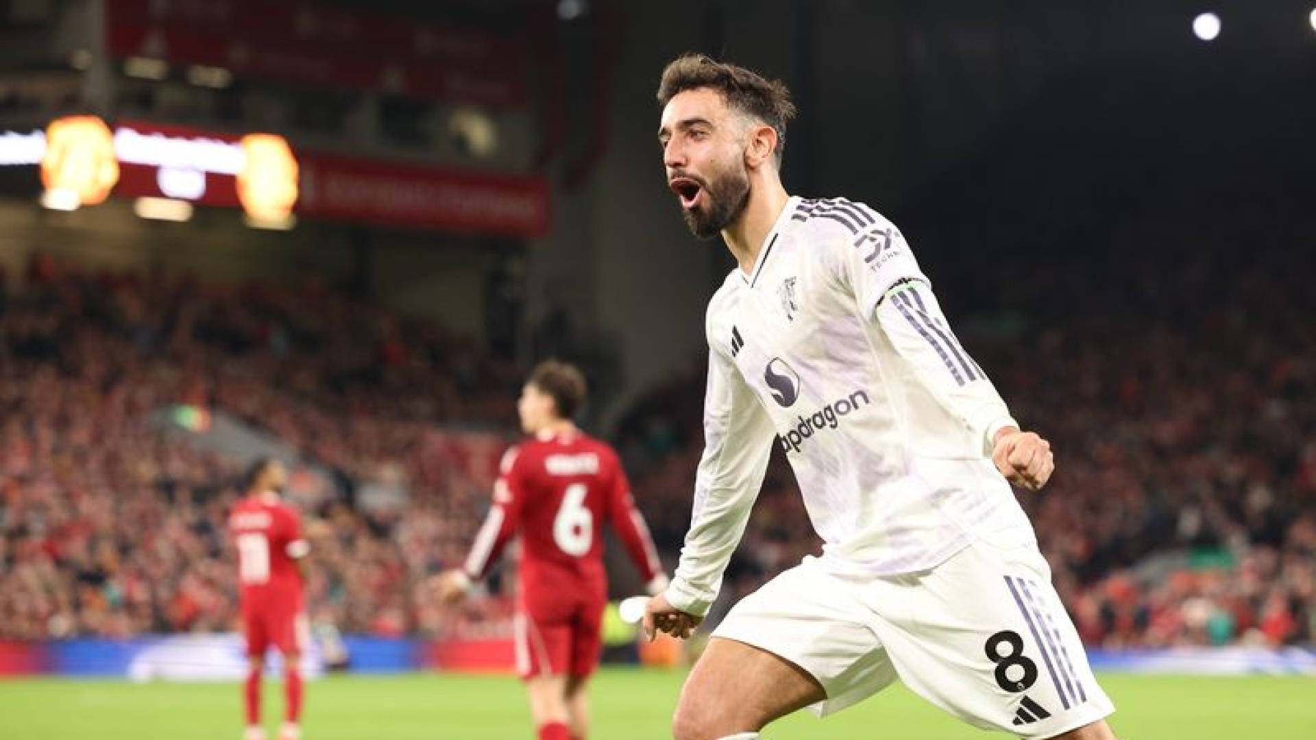 Manchester United, Crystal Palace'ı 2-1 Yenerek Yenilmezlik Serisini Sürdürdü