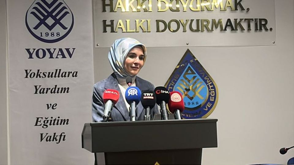 "Güçlü bir gelecek değerlerinden kopmayan gençlerle mümkündür"