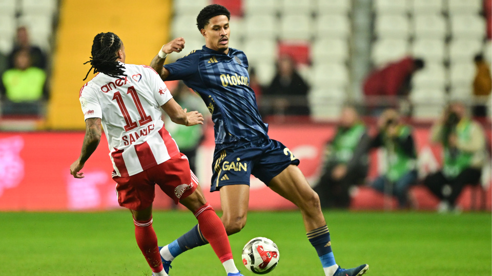 Fenerbahçe, Antalya'da yara aldı!