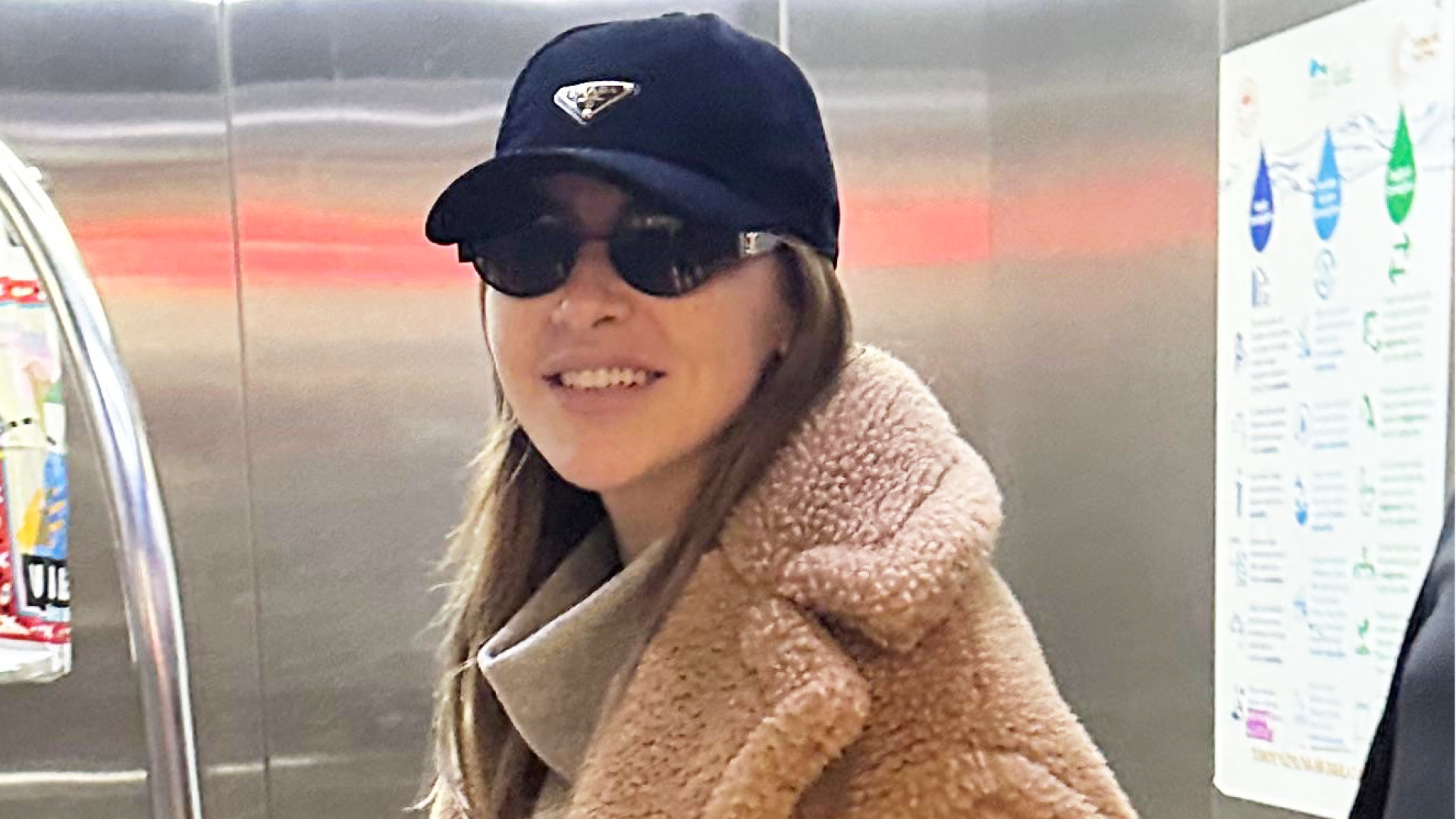 Hadise Milano'dan Döndü: 'Kalbimin Kapıları Aşka Açık' Dedi