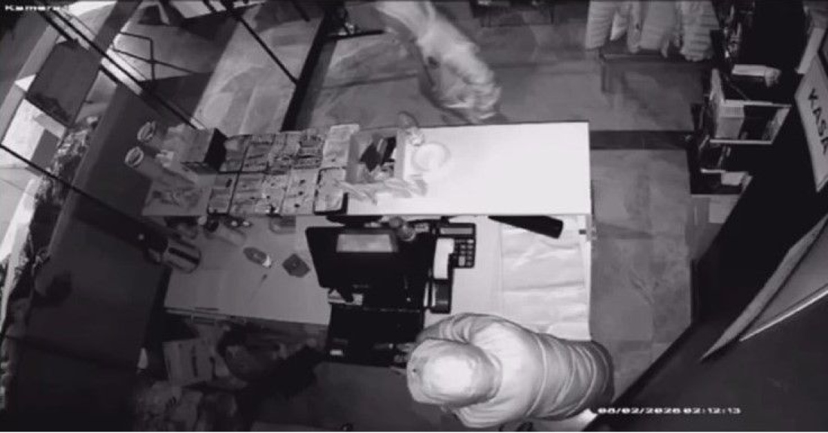 İstanbul'da Çocuklar Mağazayı İki Kez Soydu