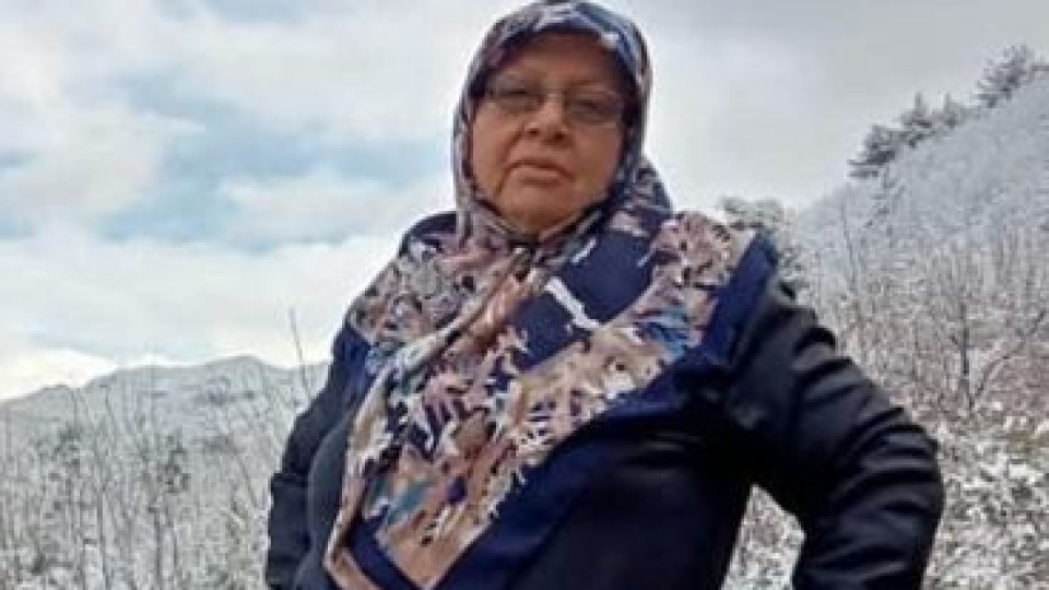 Altın için yaşlı kadına öldüresiye darp!