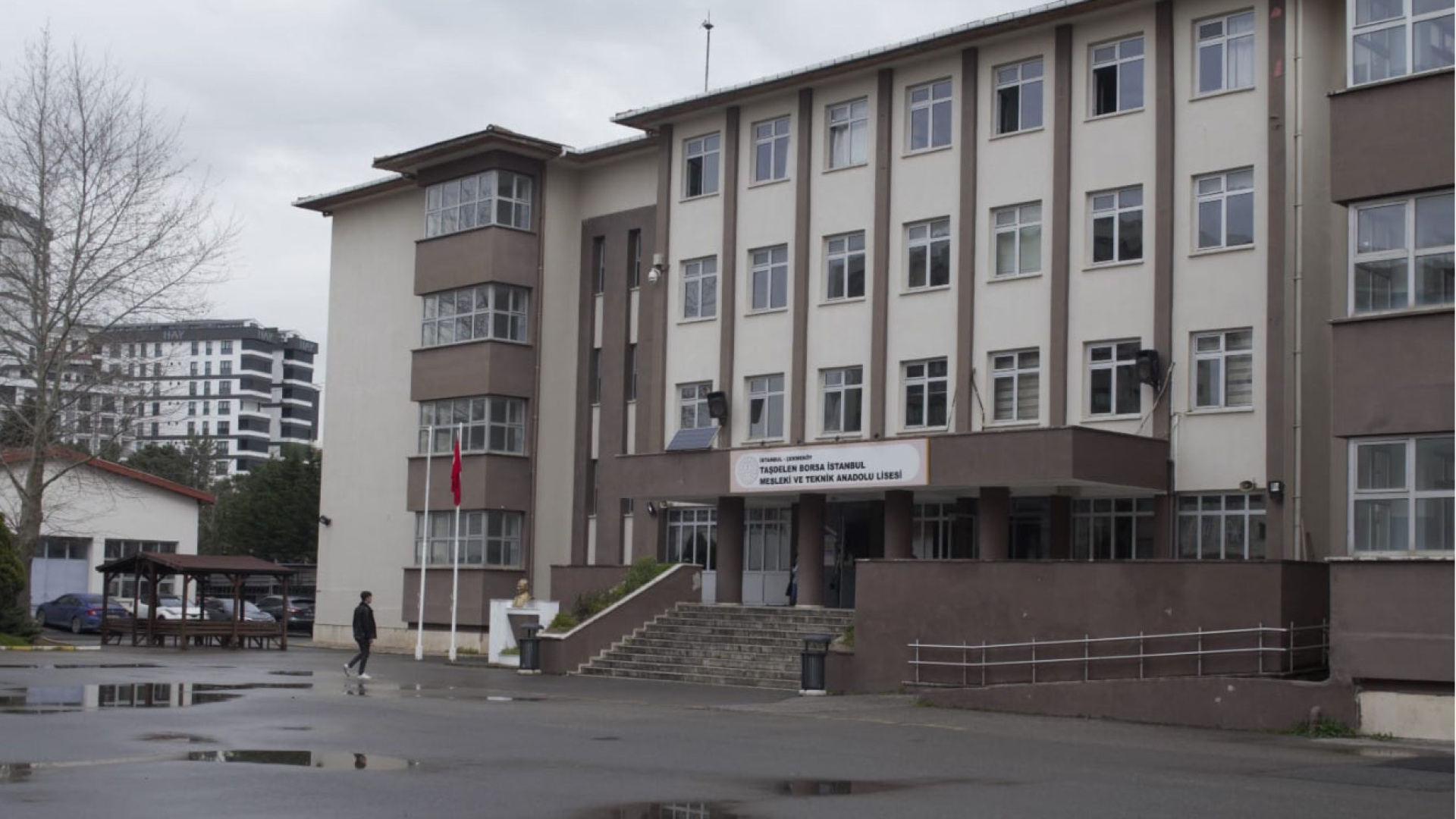 SON DAKİKA: İstanbul'da lisede 2 kadın öğretmen ve 1 öğrenci bıçaklandı | Son dakika haberleri