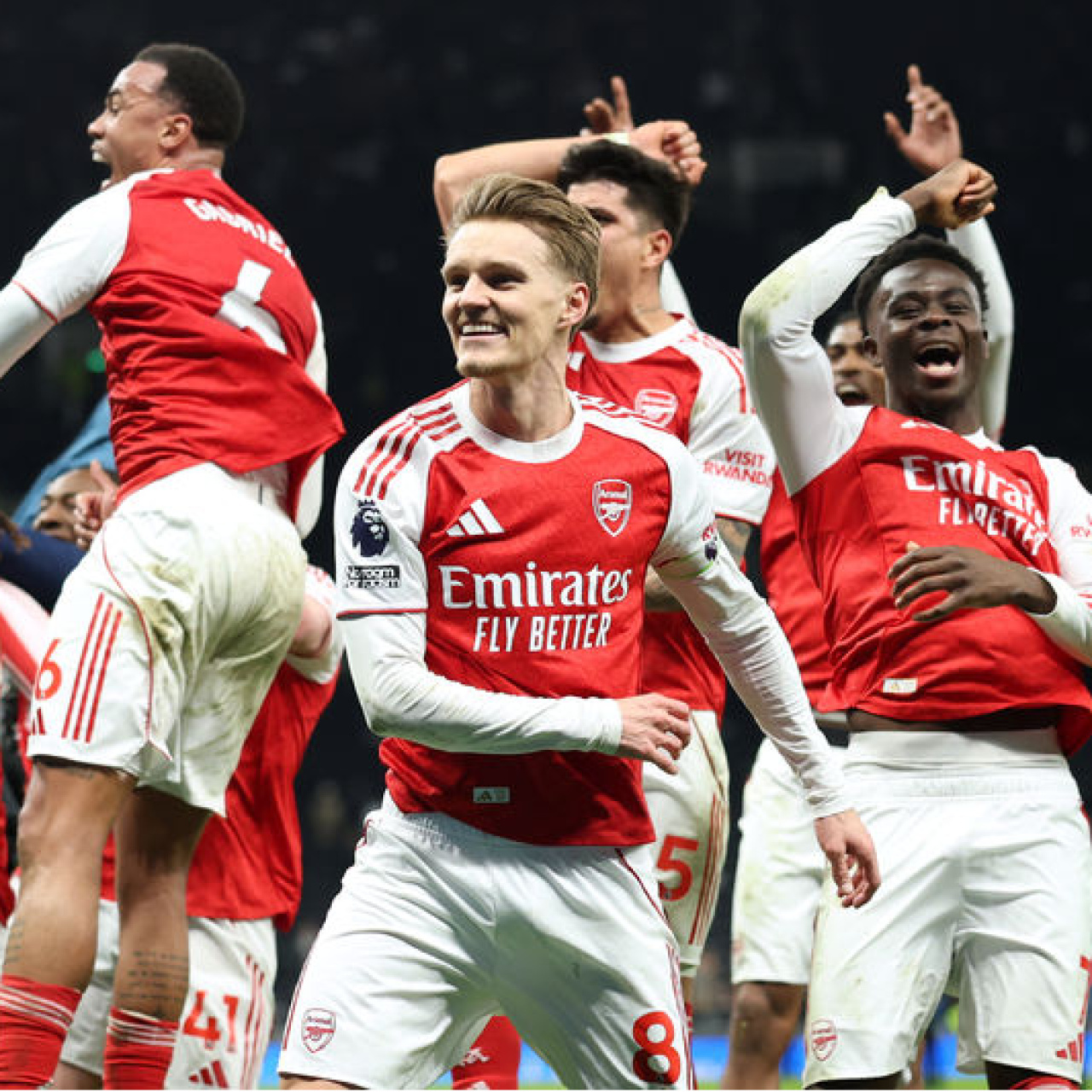 Arsenal zirvedeki yerini korudu!