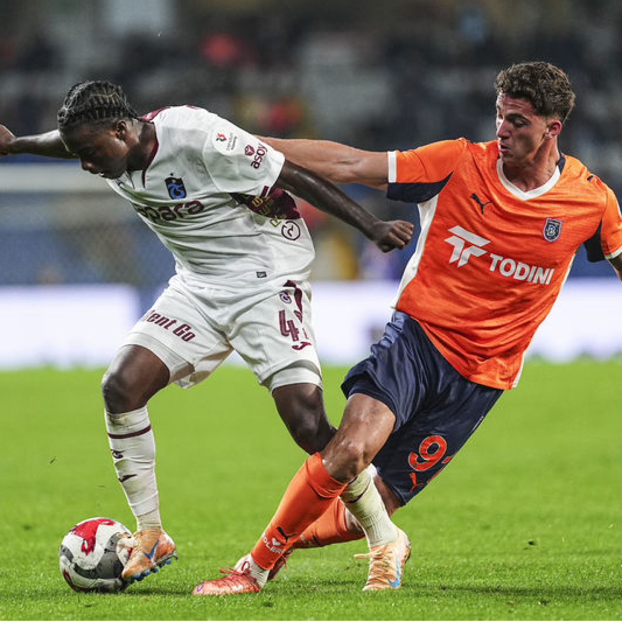 Trabzonspor kupada Başakşehir'e konuk oluyor