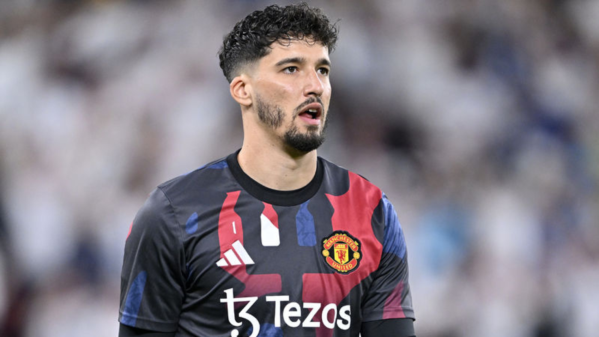 İngiliz Basını Duyurdu: Beşiktaş, Altay Bayındır Transferine Yakın!