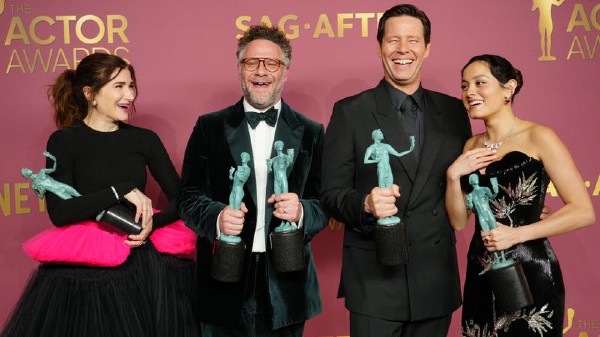 Oscar'ın Habercisi Oyuncu Ödülleri Sahiplerini Buldu: Sinners ve The Pitt Öne Çıktı