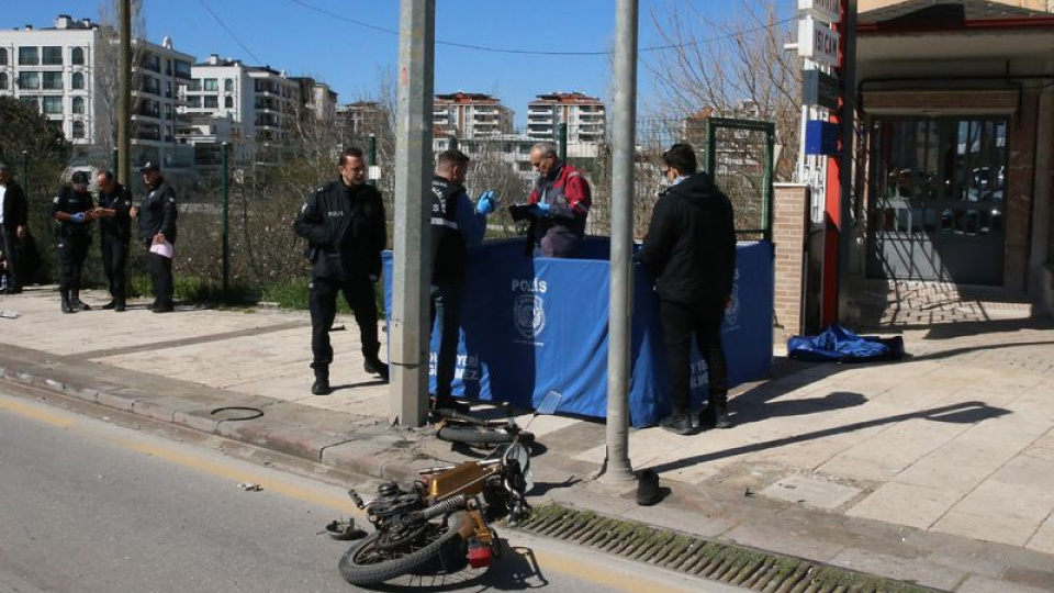 Kamyonete çarpan motosikletin sürücüsü öldü