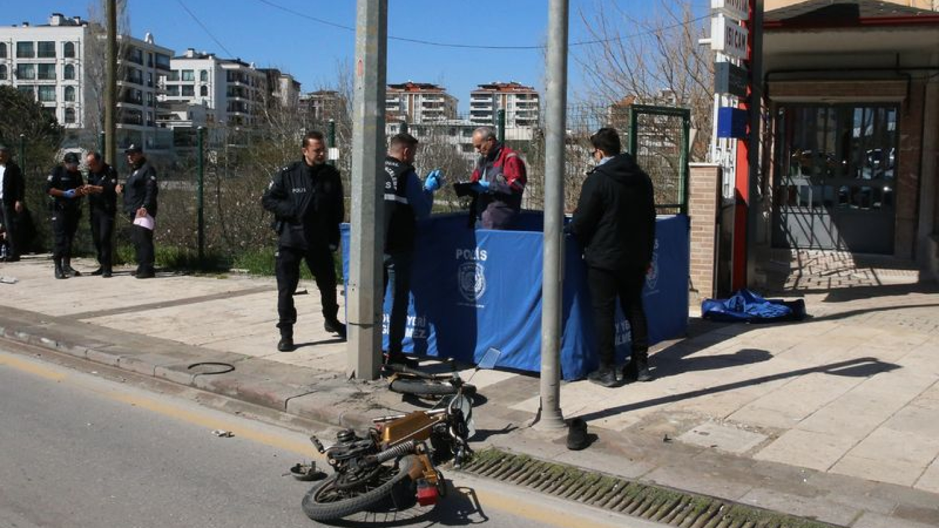 Denizli'de Plakasız Motosikletin Kamyonete Çarpması Sonucu Bir Kişi Hayatını Kaybetti