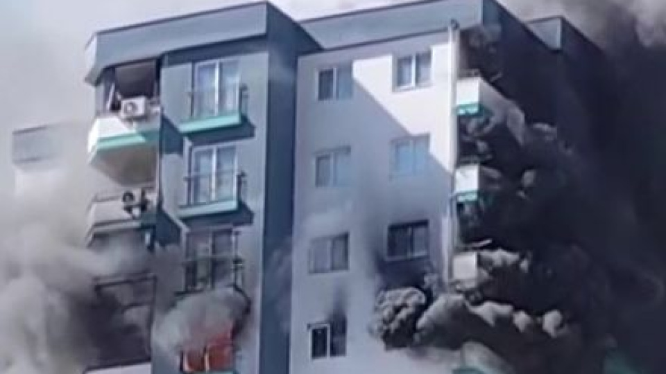 Ev yangınında ortalık karıştı!