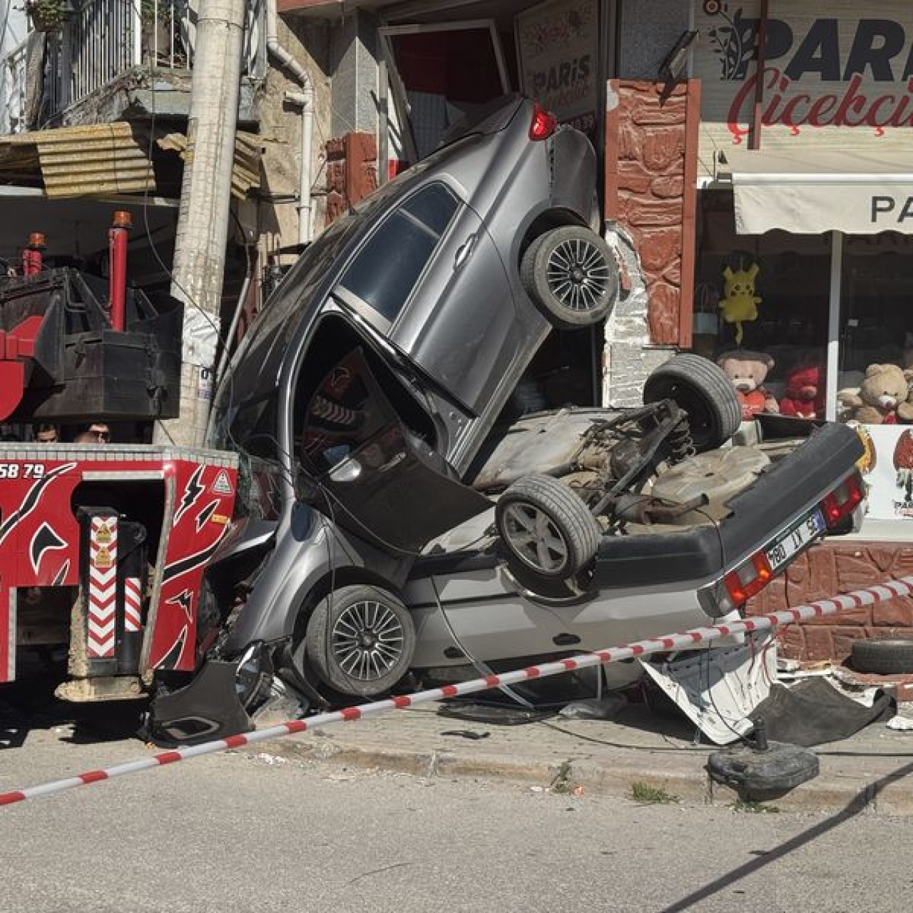 Vinç araçları sürükledi! Facia kıl payı!