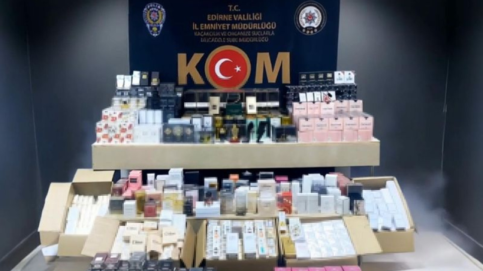 2 milyon lira değerinde kaçak parfüm ve saat ele geçirildi