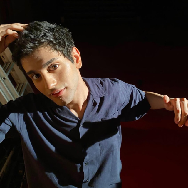 Mezarı evinin karşısında