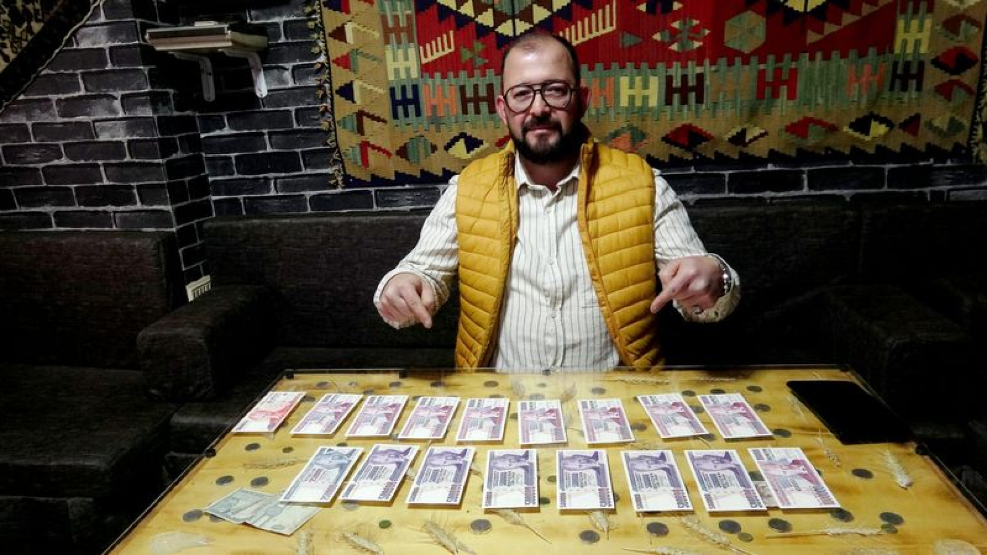 12 Yaşında Başladı, 600 Parçalık Para Koleksiyonu Oluşturdu