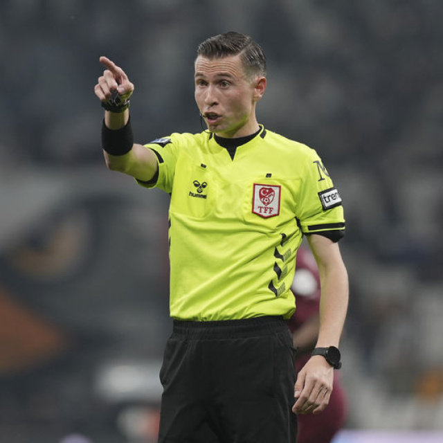 Kupada yarın oynanacak maçların hakemleri belli oldu