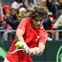 Milli tenisçinin BAE'de oynadığı maç yarıda kaldı! - HT Spor