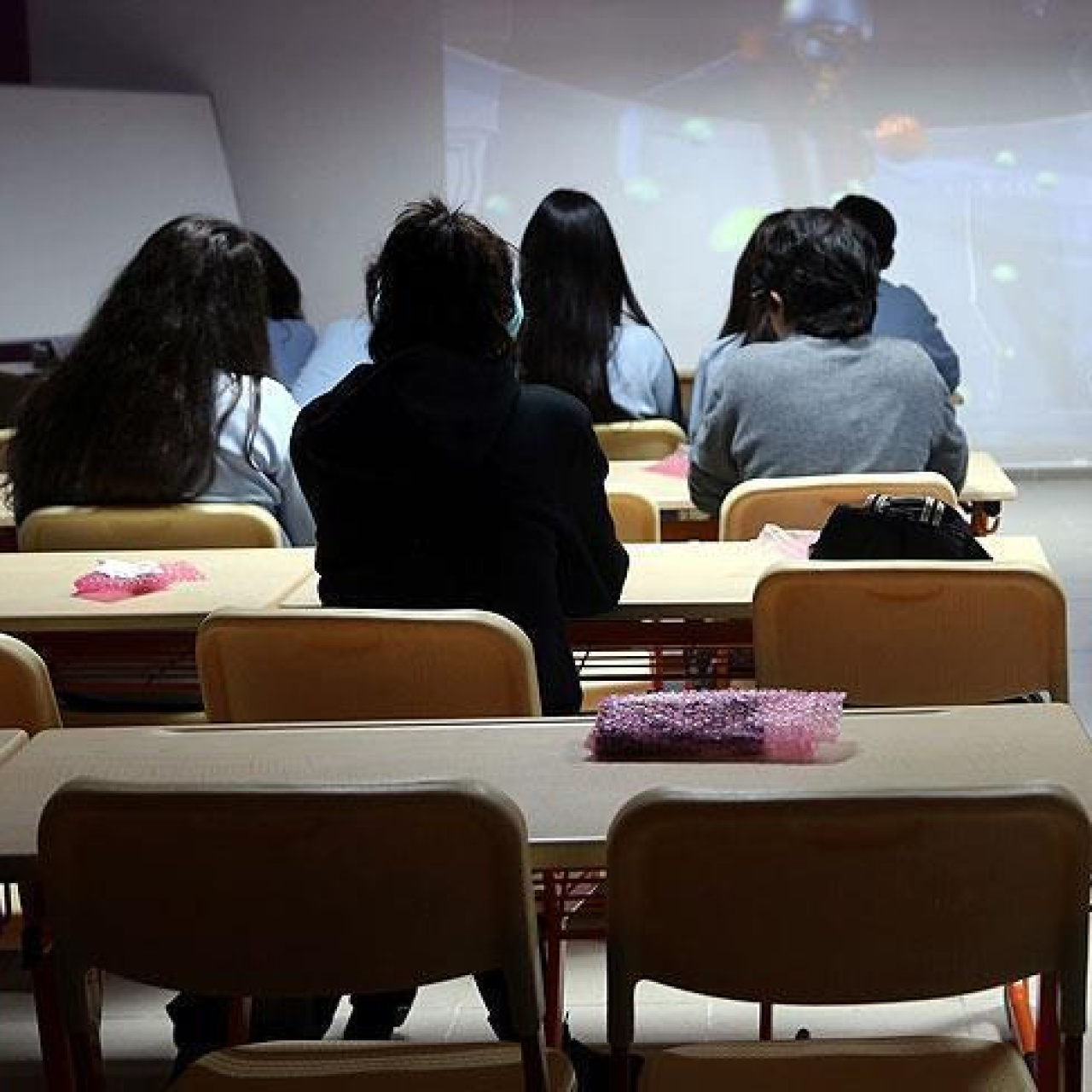 İstanbul'da Okullar Tatil: Meteoroloji'den Uyarı, Kar Geliyor!