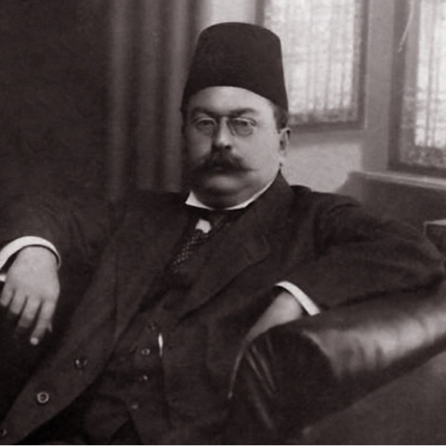 Kalemini ekmek bıçağı gibi bileyen yazar