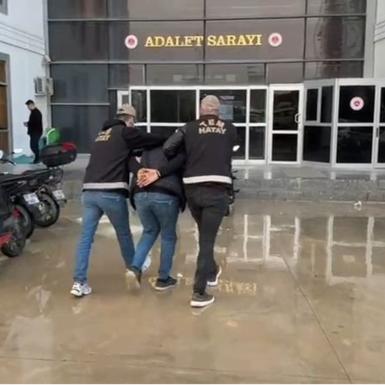 Firari 5 FETÖ hükümlüsü yakalandı