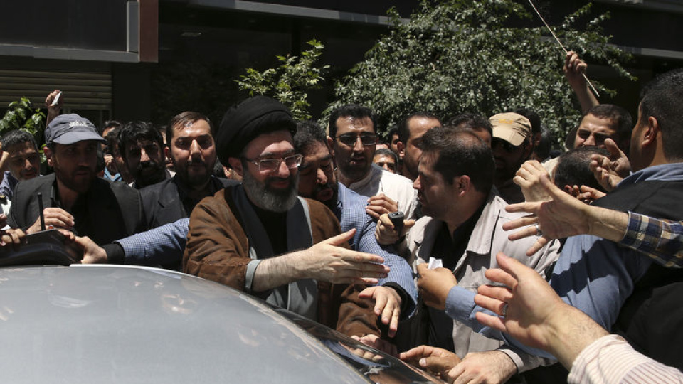 Hamaney'in yerine oğlu mu geçecek?