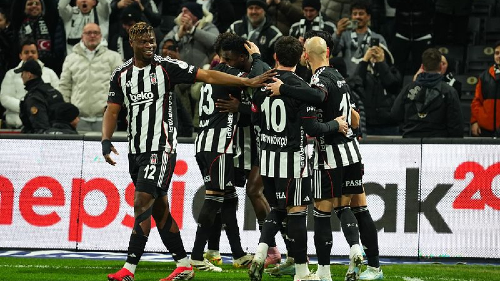 Beşiktaş, Türkiye Kupası'nda Çaykur Rizespor'u Konuk Ediyor: Maç Detayları ve Analiz