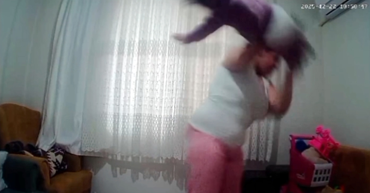 İmane Moti 'Eziyet' Suçundan Hapis Cezasına Çarptırıldı