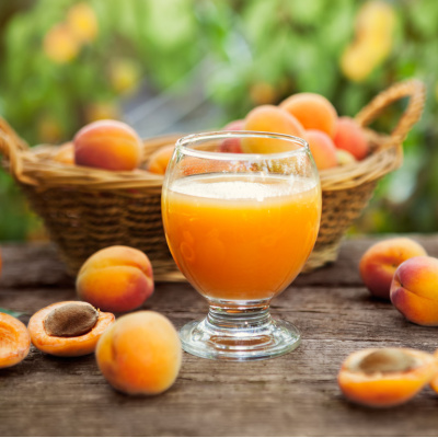 Evde kayısı meyve suyu nasıl yapılır?