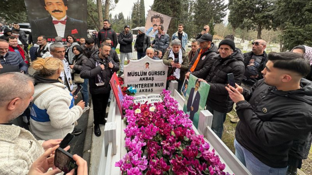 Müslüm Gürses, mezarı başında anıldı