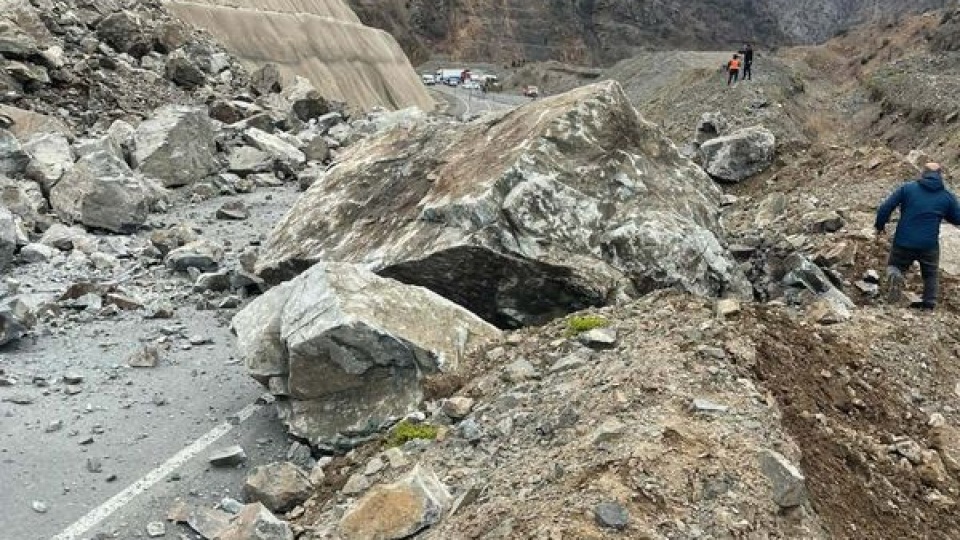 Heyelan anı cep telefonu kamerasında