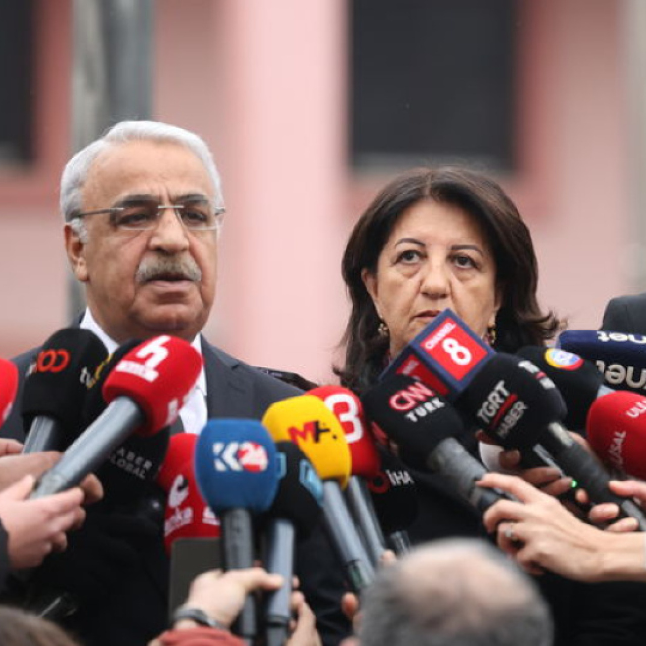 DEM Parti iki bakanlığı ziyaret etti