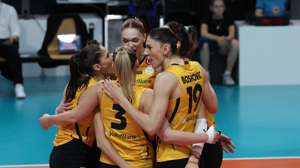 VakıfBank, Kupa Voley'de yarı finale yükseldi!