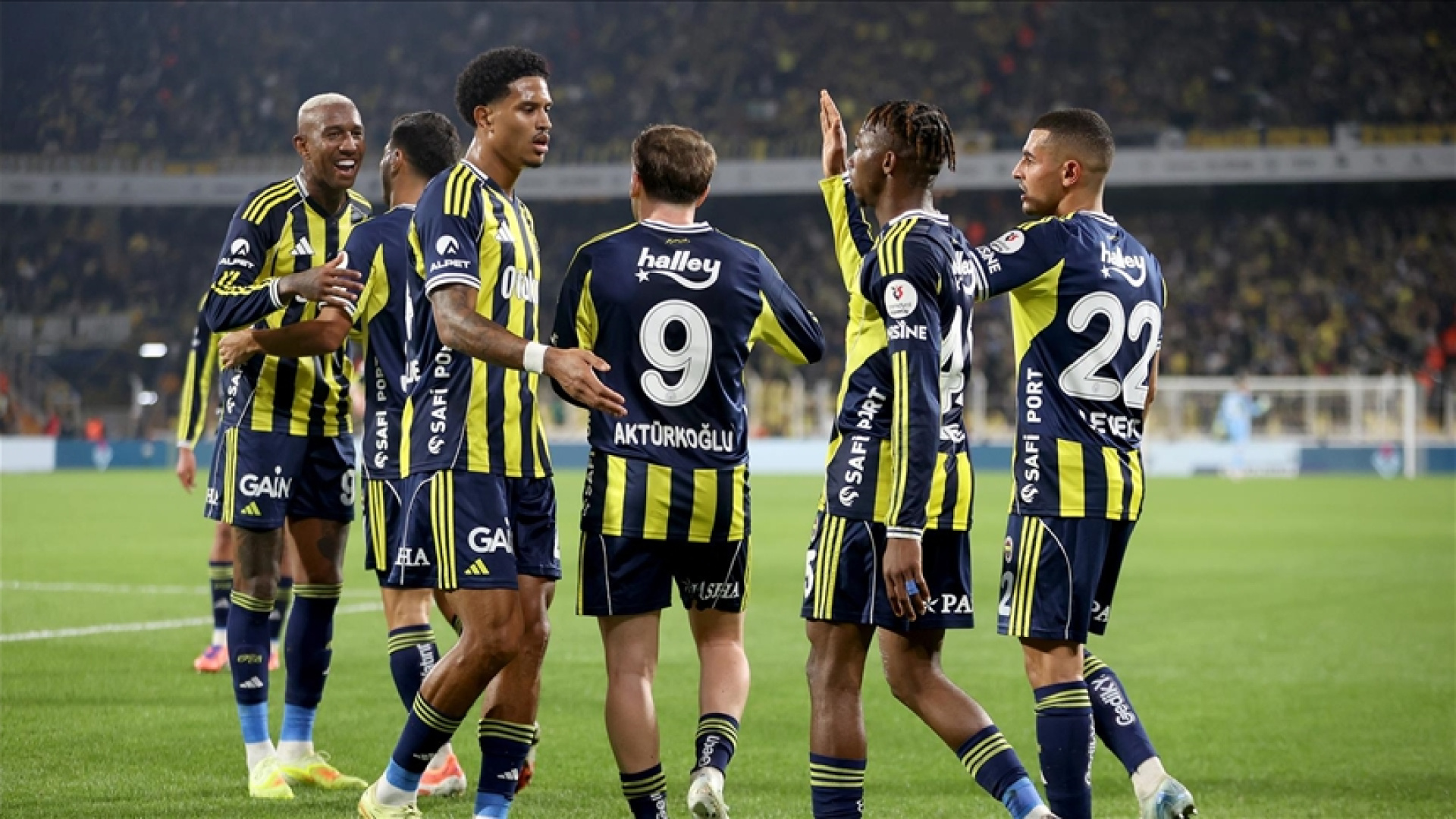 Gaziantep FK - Fenerbahçe maçı ne zaman, saat kaçta? Ziraat Türkiye Kupası Gaziantep FK - Fenerbahçe maçı hangi kanalda canlı yayınlanacak? Maç neden başlamadı?