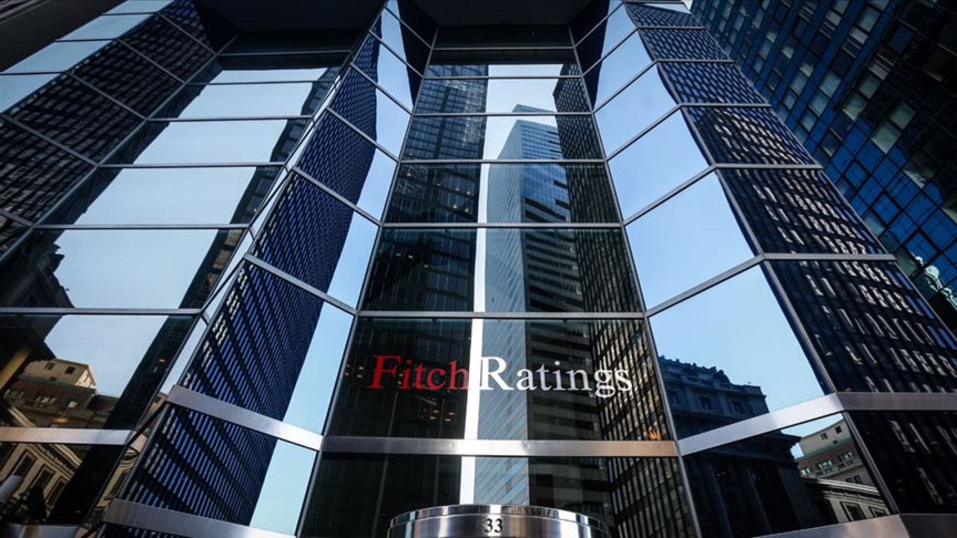 Fitch: Hürmüz Boğazı Kapanması Petrol Fiyatlarını Sınırlı Etkileyecek