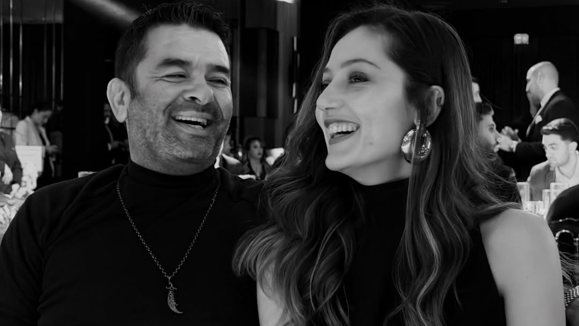 Bülent Şakrak, Duygu Arabacıoğlu ile aşklarının birinci yılını kutladı - Magazin haberleri