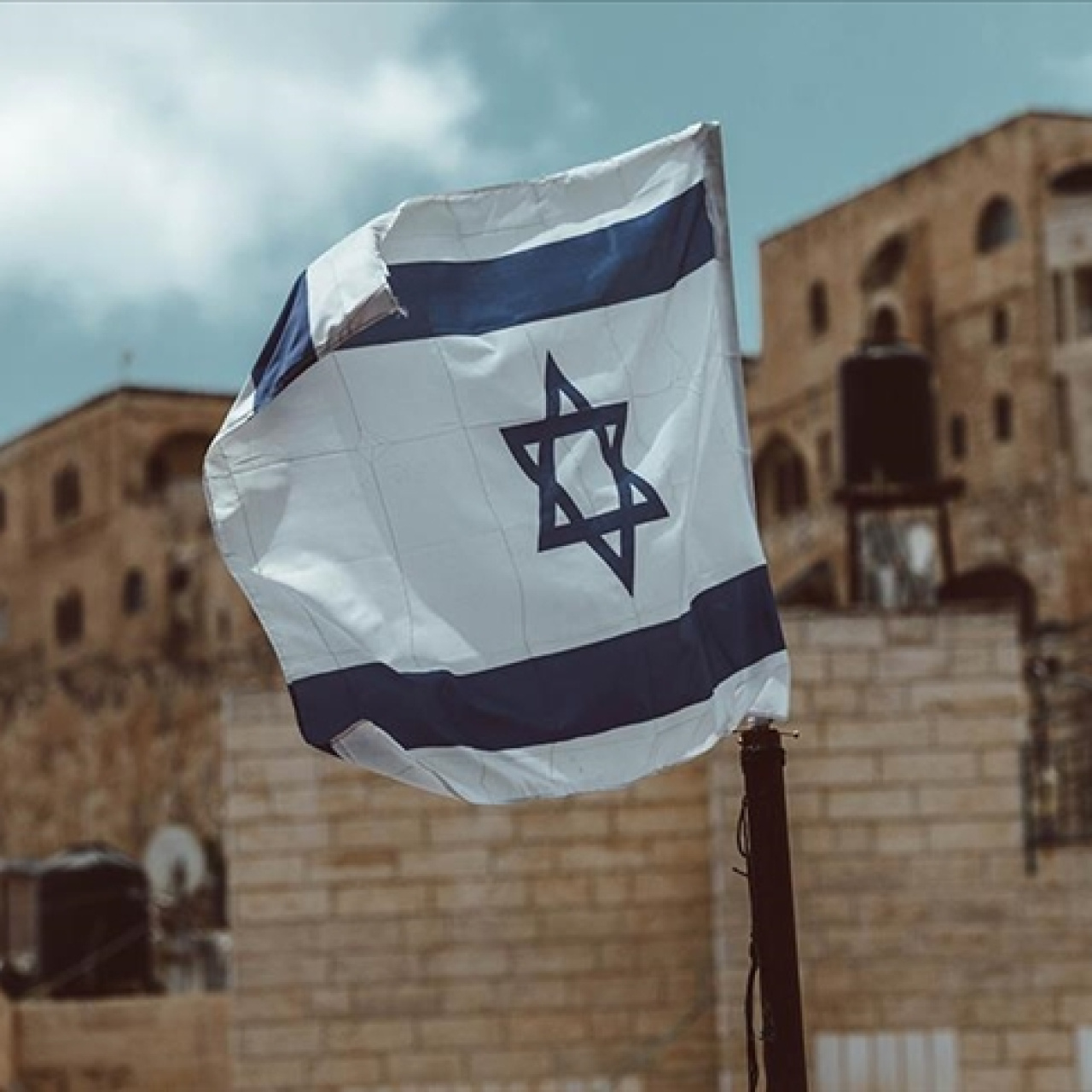 İsrail ordusu, Beyrut'a saldırı düzenledi